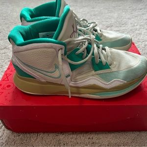 Nike Kyrie Infinity Basketball Sneakers
